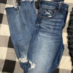 Distressed Super Stretch American Eagle Super Hi Rise Jeggings Size 4 Short